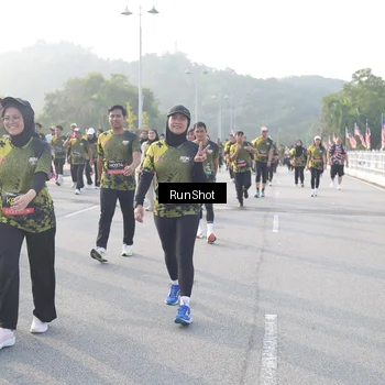 Runner Photo 6857733