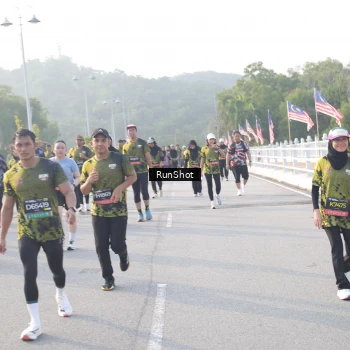 Runner Photo 6857898