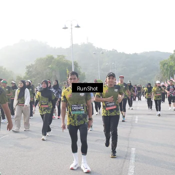 Runner Photo 6857910
