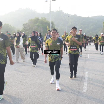 Runner Photo 6857929