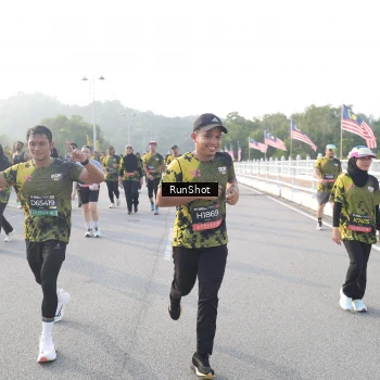 Runner Photo 6858016