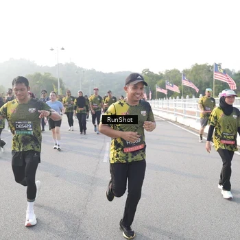 Runner Photo 6858022