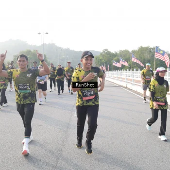 Runner Photo 6858031