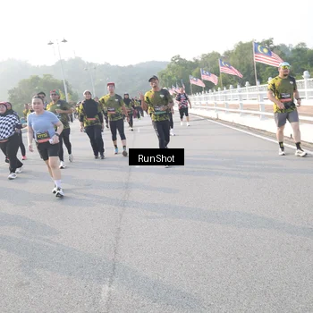 Runner Photo 6858106