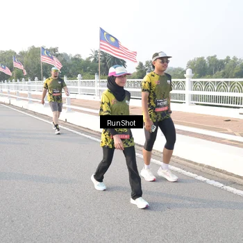 Runner Photo 6858110