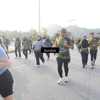 Runner Photo 6858225
