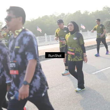 Runner Photo 6858396