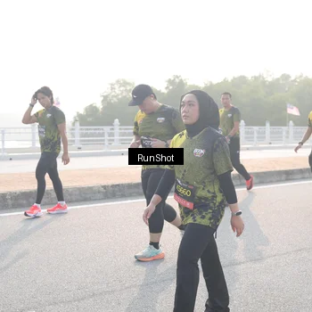 Runner Photo 6858460