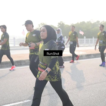 Runner Photo 6858518