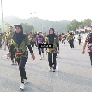 Runner Photo 6858625