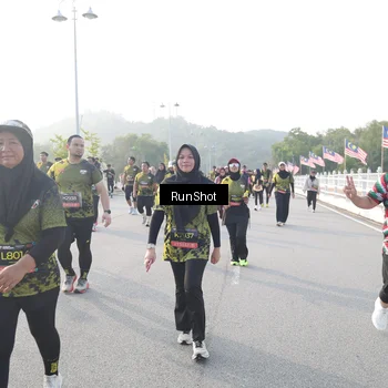 Runner Photo 6858705