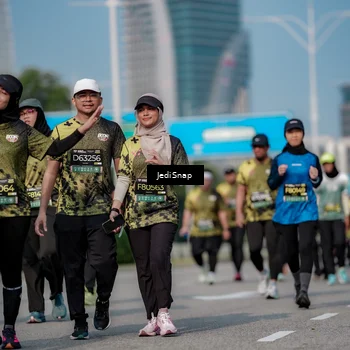 Runner Photo 6858771