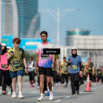 Runner Photo 6858922