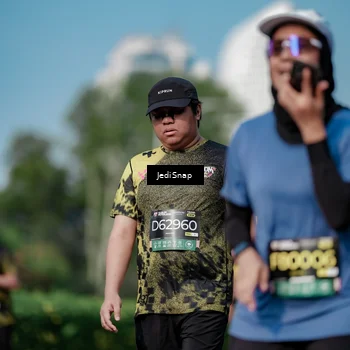 Runner Photo 6859041
