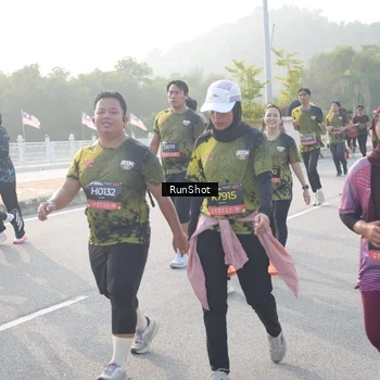 Runner Photo 6859056