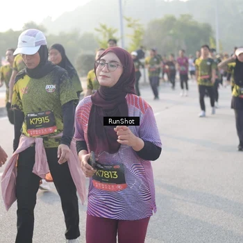 Runner Photo 6859100