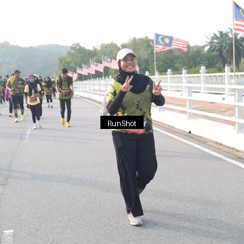 Runner Photo 6859242