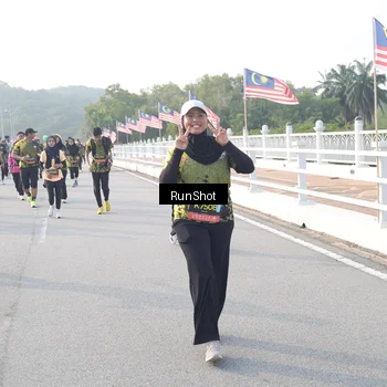 Runner Photo 6859278