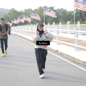 Runner Photo 6859340