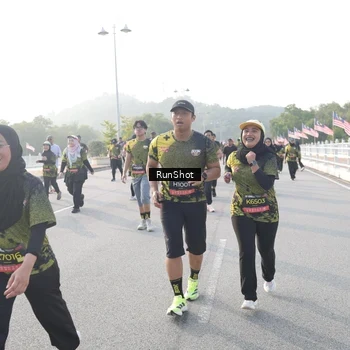 Runner Photo 6859685