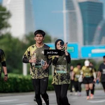 Runner Photo 6859690