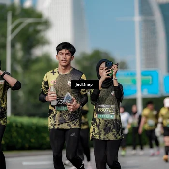 Runner Photo 6859699