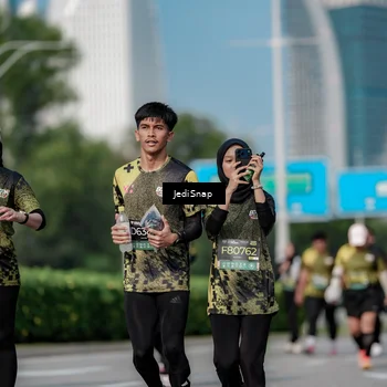 Runner Photo 6859712