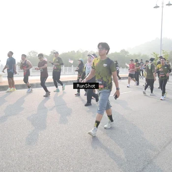 Runner Photo 6859867