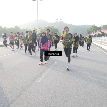 Runner Photo 6859903
