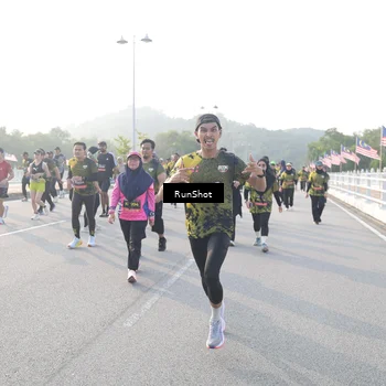 Runner Photo 6859942