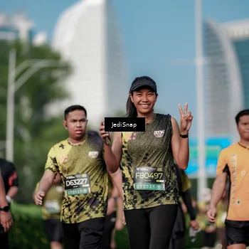 Runner Photo 6860030