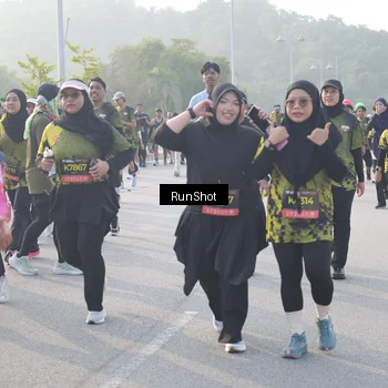 Runner Photo 6860108
