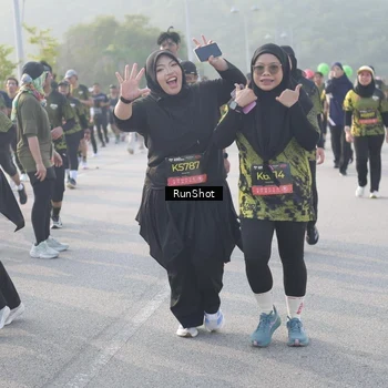 Runner Photo 6860111