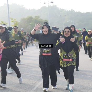 Runner Photo 6860131