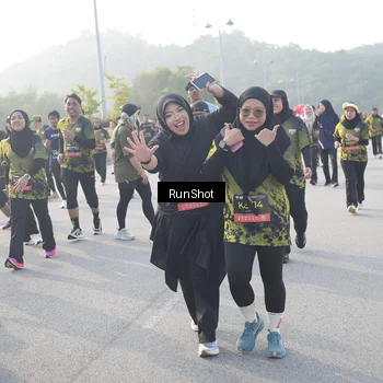 Runner Photo 6860190