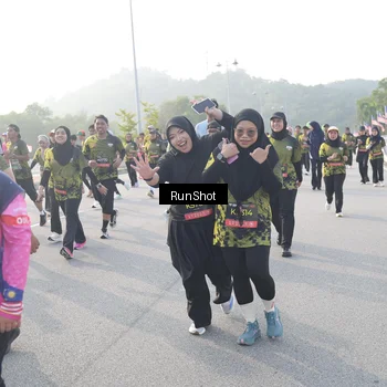 Runner Photo 6860209