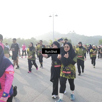 Runner Photo 6860256