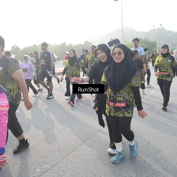Runner Photo 6860263