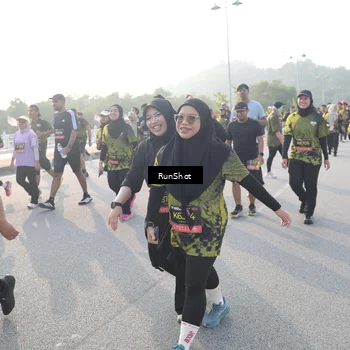 Runner Photo 6860307