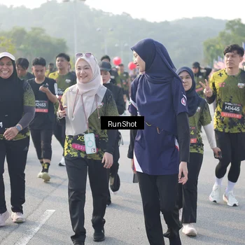 Runner Photo 6860636