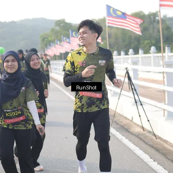 Runner Photo 6860650