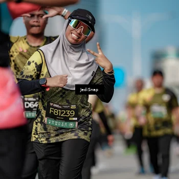 Runner Photo 6860662