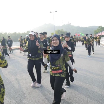 Runner Photo 6860677