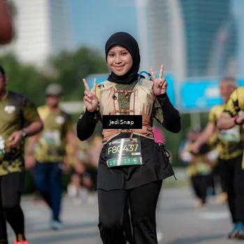 Runner Photo 6860680