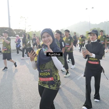 Runner Photo 6860696