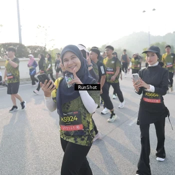 Runner Photo 6860700