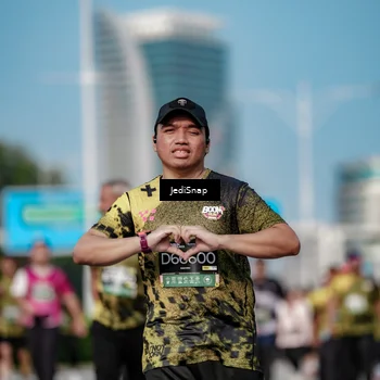 Runner Photo 6860701
