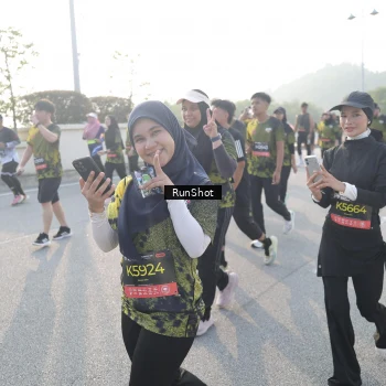 Runner Photo 6860702