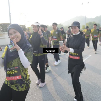 Runner Photo 6860705