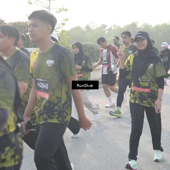 Runner Photo 6860715